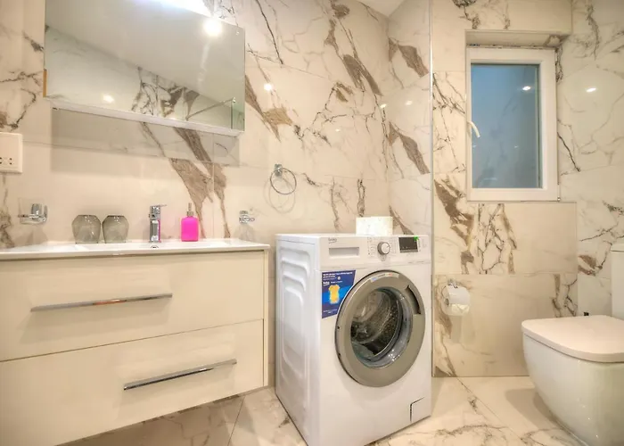 Apartament Large & Beautifully Furnished 2 Bedrooms Abon1-1