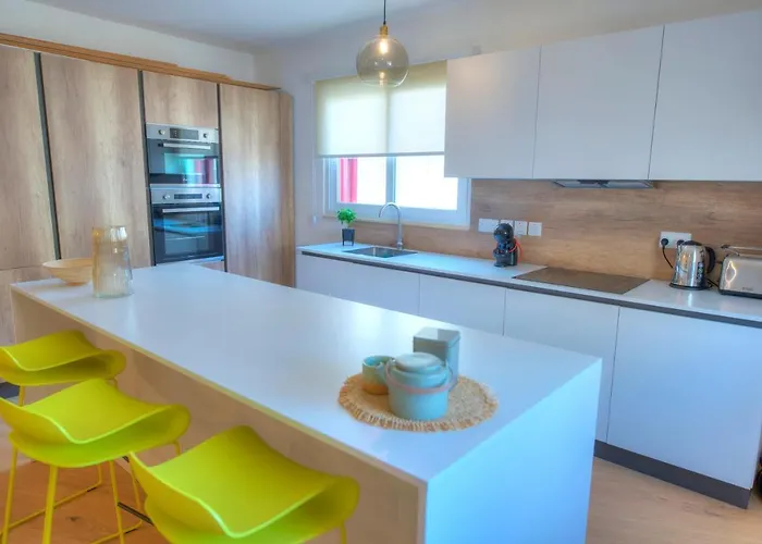 Large & Beautifully Furnished 2 Bedrooms Abon1-1 Apartament *