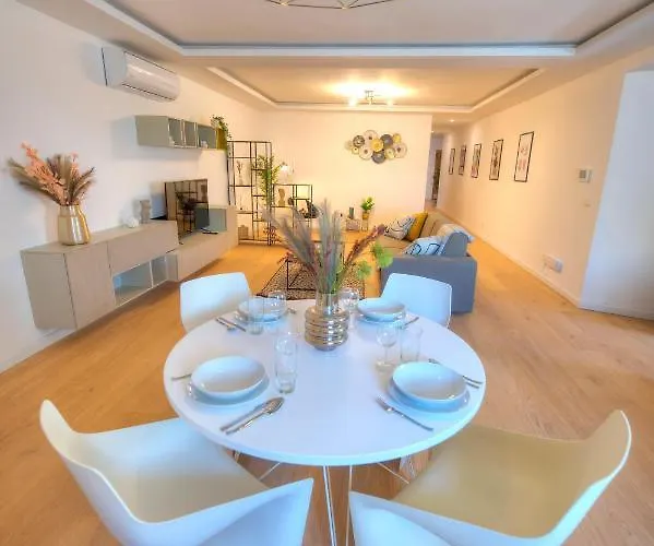 Large & Beautifully Furnished 2 Bedrooms Abon1-1 Apartament