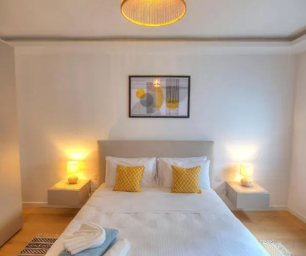 Large & Beautifully Furnished 2 Bedrooms Abon1-1