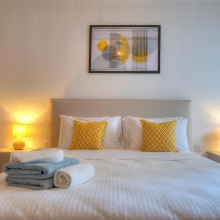 شقة Large & Beautifully Furnished 2 Bedrooms Abon1-1