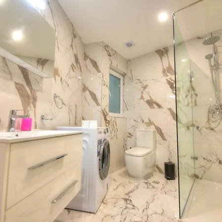 شقة Large & Beautifully Furnished 2 Bedrooms Abon1-1