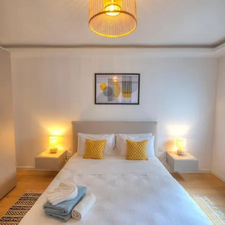 Large & Beautifully Furnished 2 Bedrooms Abon1-1