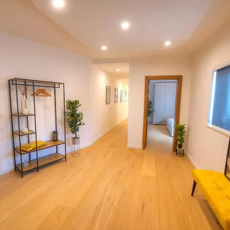 Large & Beautifully Furnished 2 Bedrooms Abon1-1 *