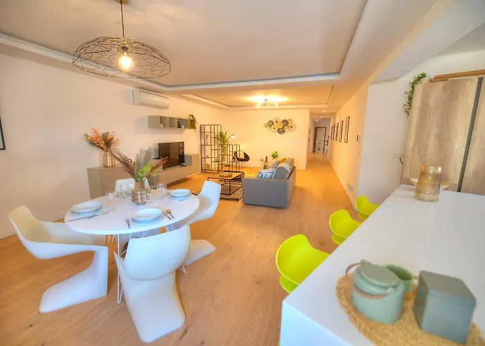 Large & Beautifully Furnished 2 Bedrooms Abon1-1 *