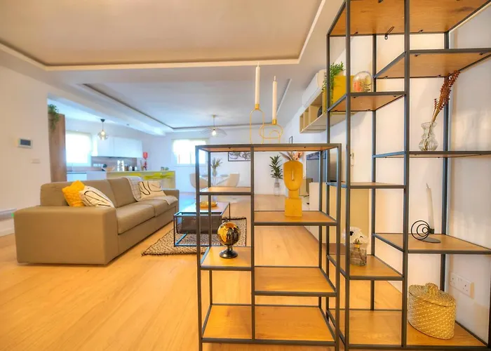 Apartment Large & Beautifully Furnished 2 Bedrooms Abon1-1