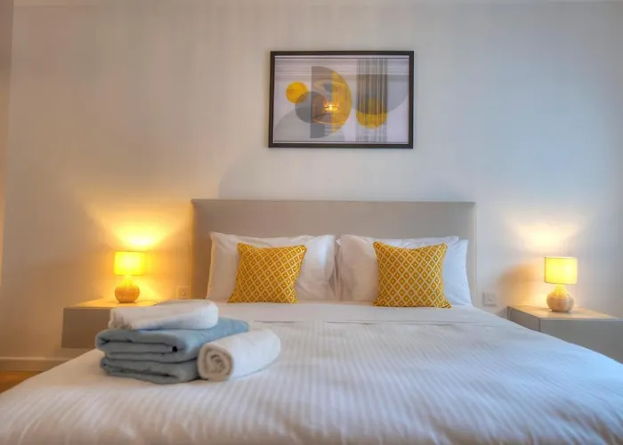 Apartment Large & Beautifully Furnished 2 Bedrooms Abon1-1