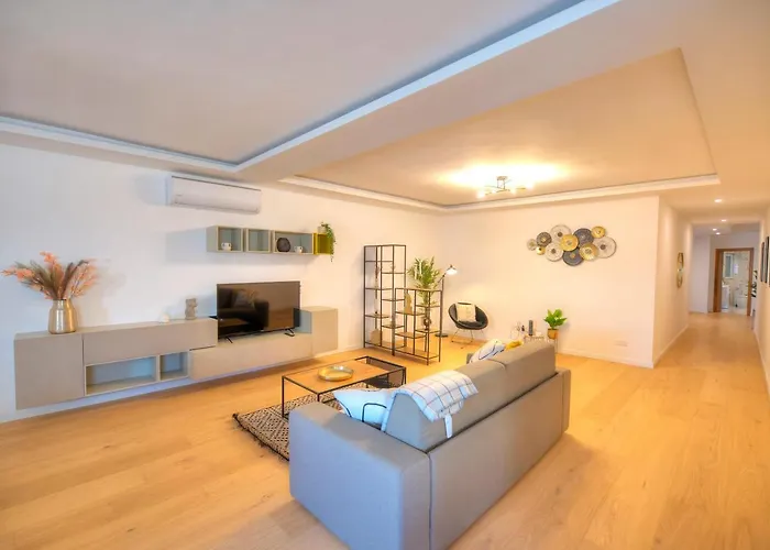 Large & Beautifully Furnished 2 Bedrooms Abon1-1