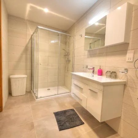 Large & Beautifully Furnished 2 Bedrooms Abon1-1